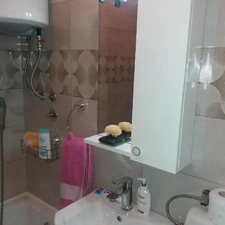 Stan Na Dan Dm Istocno Sarajevo Appartement