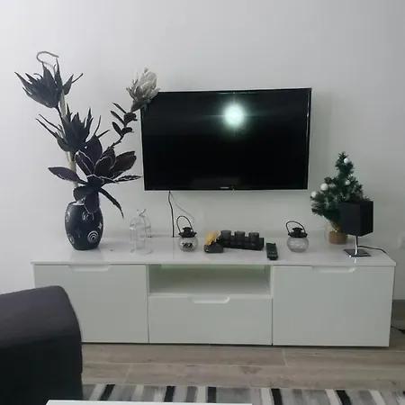 Stan Na Dan Dm Istocno Sarajevo Lukavica